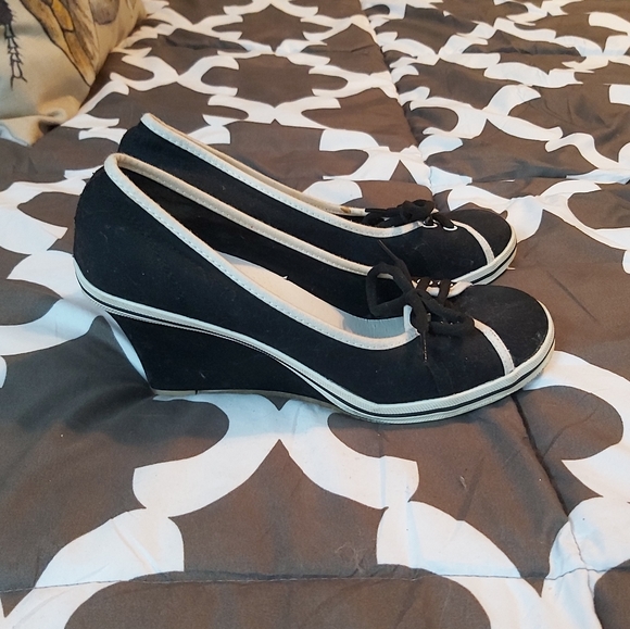2/$18 WEDGE SHOES Black & White - Picture 2 of 5